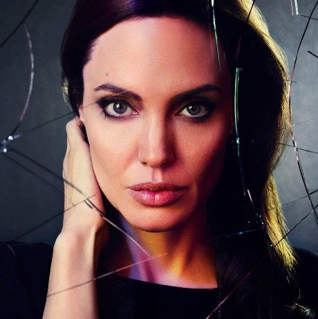 Η «μυστήρια» ασθένεια της Angelina Jolie - Queen.gr