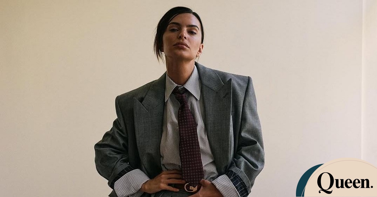 Χωρίστρα στο πλάι: Η Emily Ratajkowski βρήκε πώς να καμουφλάρει το ...