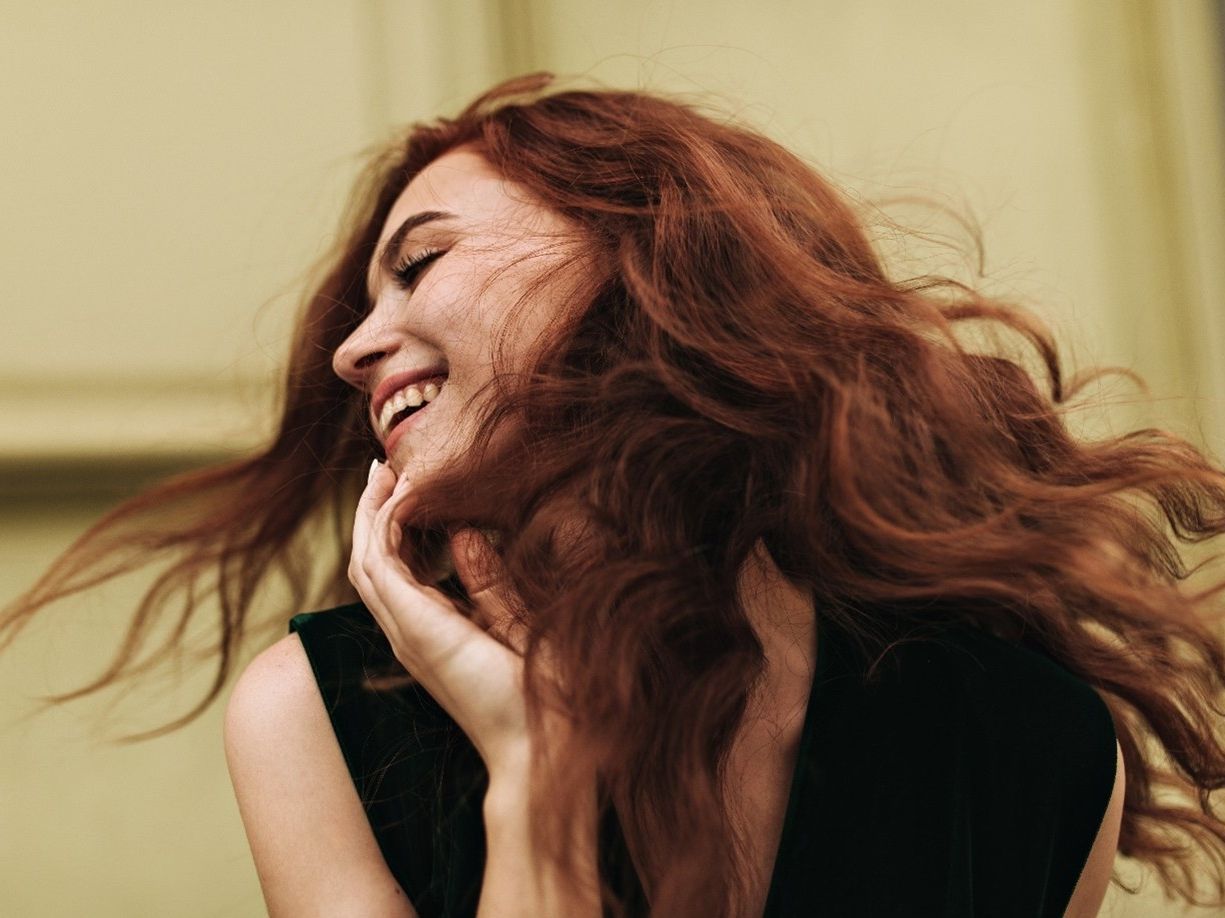 Το απόλυτο styling για μακριά μαλλιά: Όγκος, λείανση και επαγγελματικό αποτέλεσμα στο σπίτι