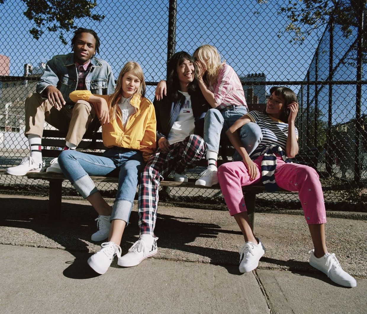 O Tommy Hilfiger παρουσιάζει την πιο cool καμπάνια για τα Tommy Jeans και την άνοιξη του 2019