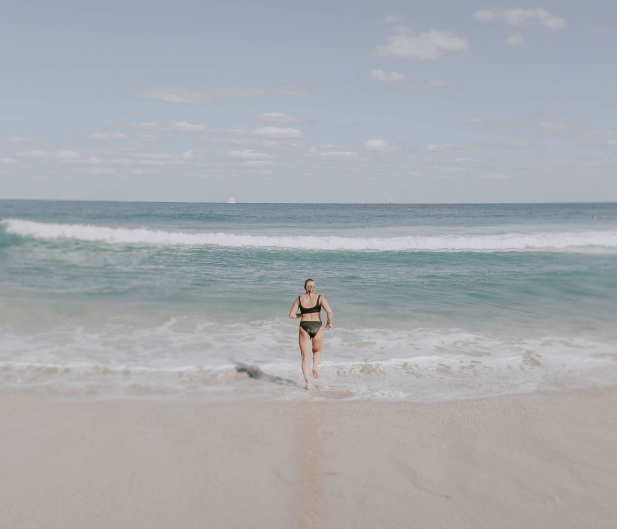 Έχεις πολλούς καλούς λόγους για να συνεχίσεις και το φθινόπωρο το τρέξιμο στη θάλασσα