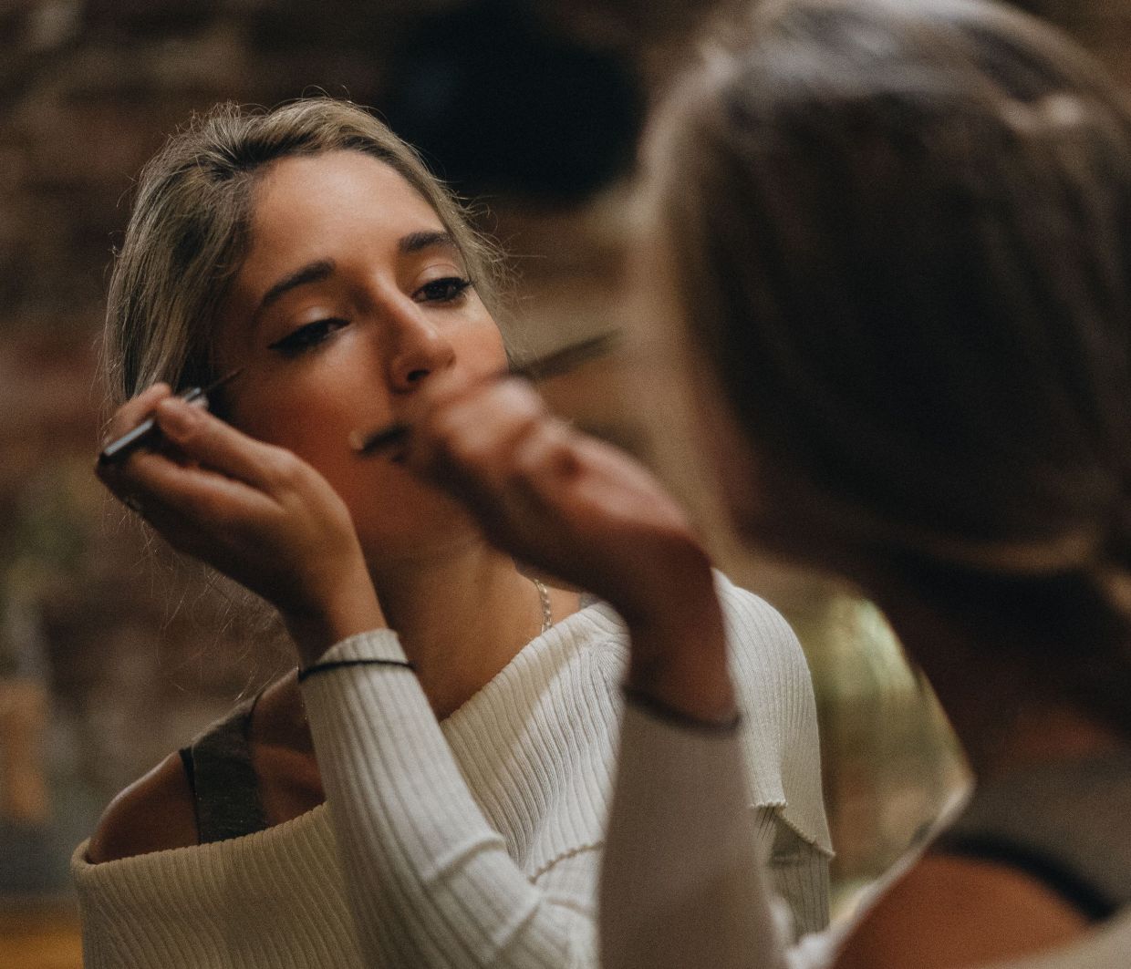 Ανακαλύψτε τα 2 must-haves για ένα συγκλονιστικό make-up look