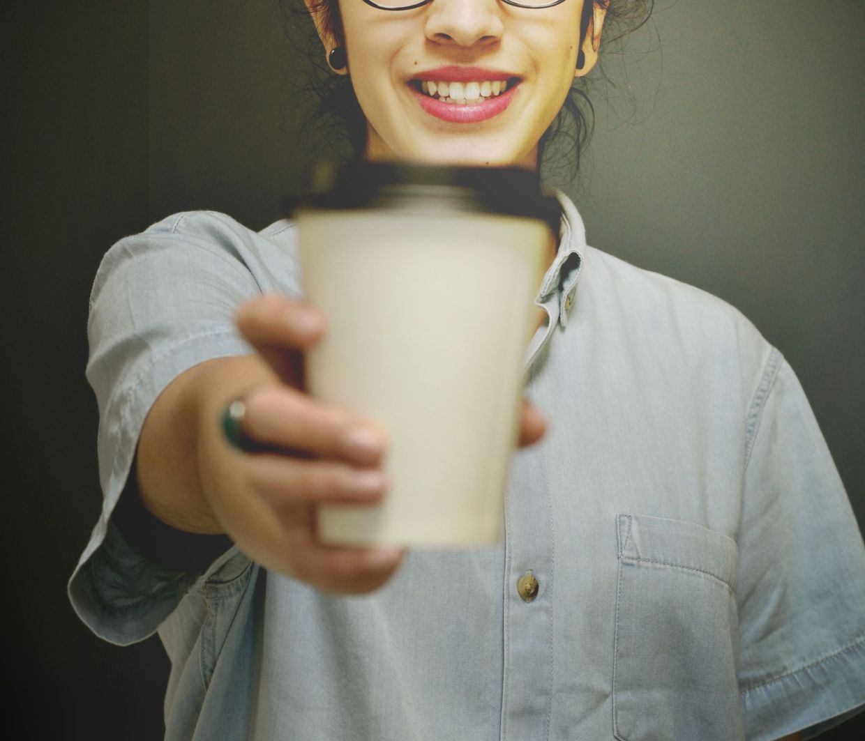 Έχεις ένα χάρτινο ποτήρι; Δε φαντάζεσαι τι μπορείς να φτιάξεις!