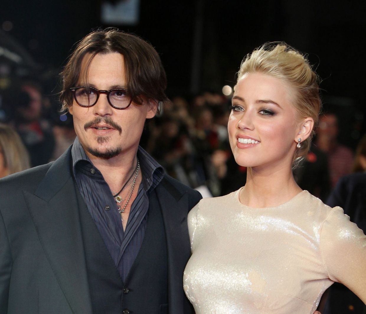 Amber Heard κατά Johnny Depp: Η δίκη της χρονιάς μόλις ξεκίνησε (photos)
