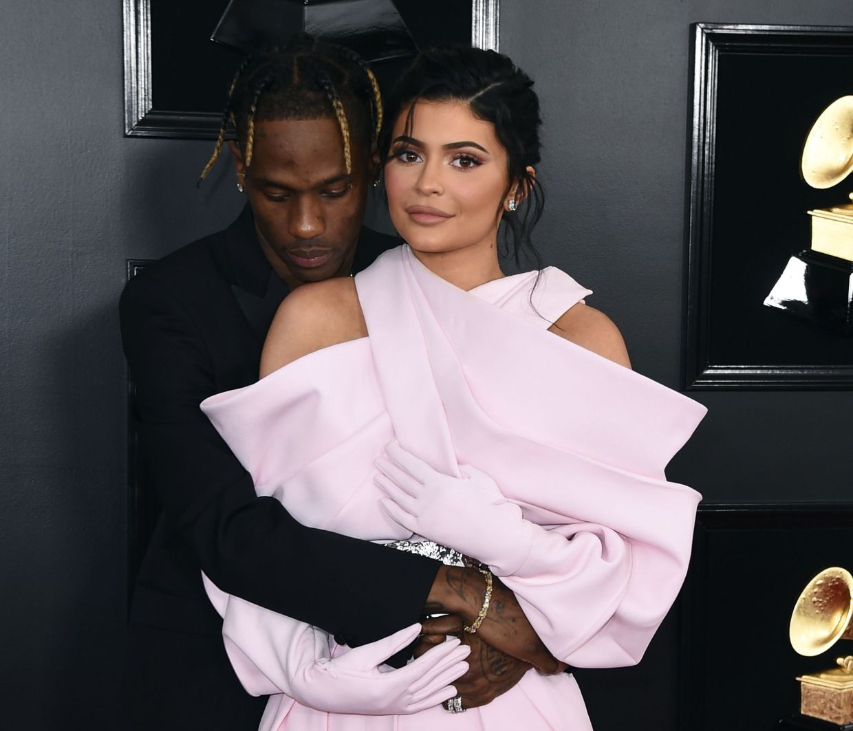 Kylie Jenner: Διαψεύδει τις φήμες ότι βρίσκεται σε σχέση με τον Travis Scott
