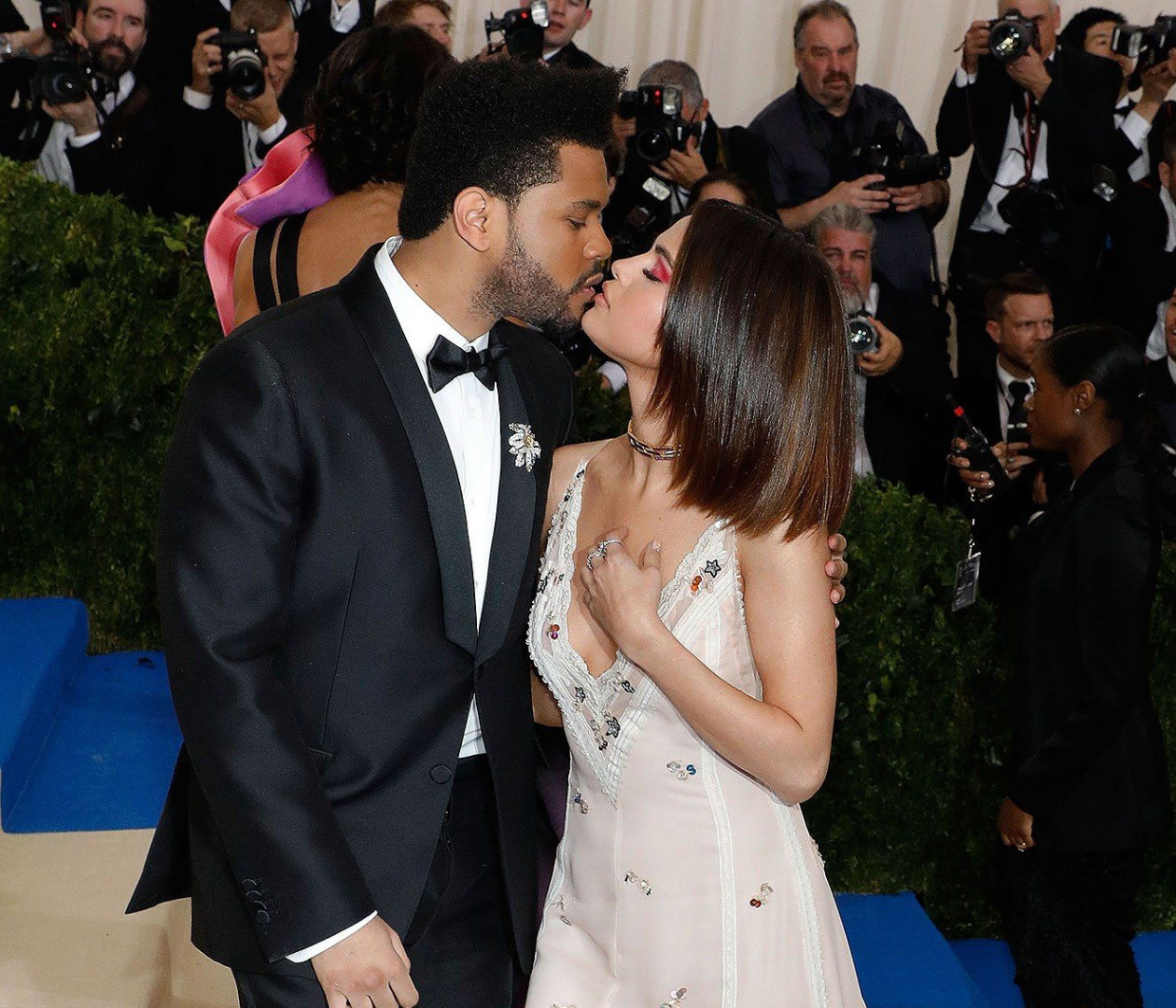 Οι φήμες επιβεβαιώθηκαν! Η Selena Gomez και ο Weeknd μόλις χώρισαν