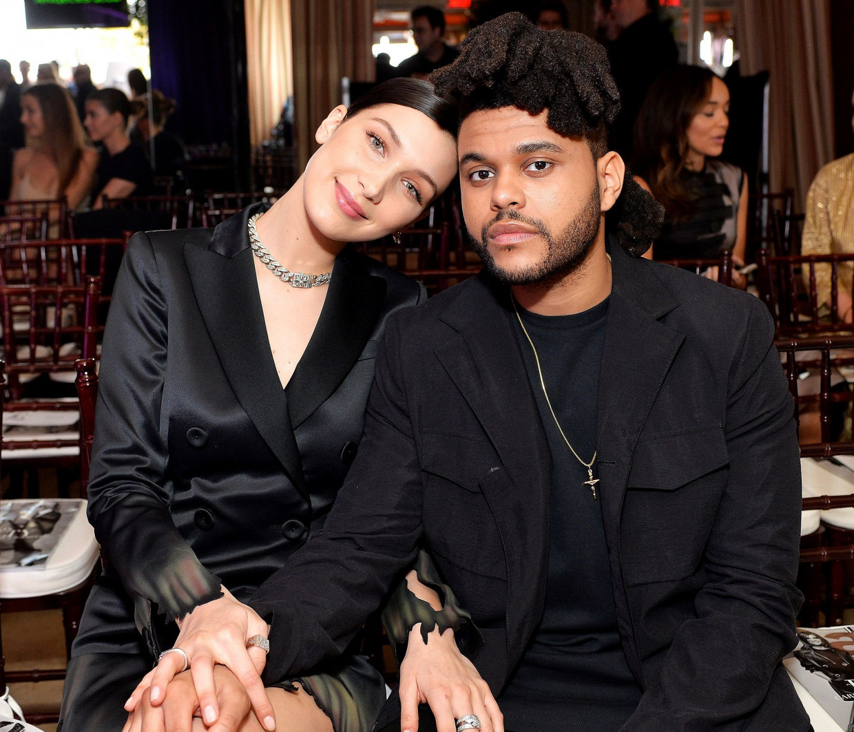 Μετά τις φωτογραφίες της Bella Hadid με νέο φίλο, ο Weeknd την εκλιπαρεί να βρεθούν & να μιλήσουν