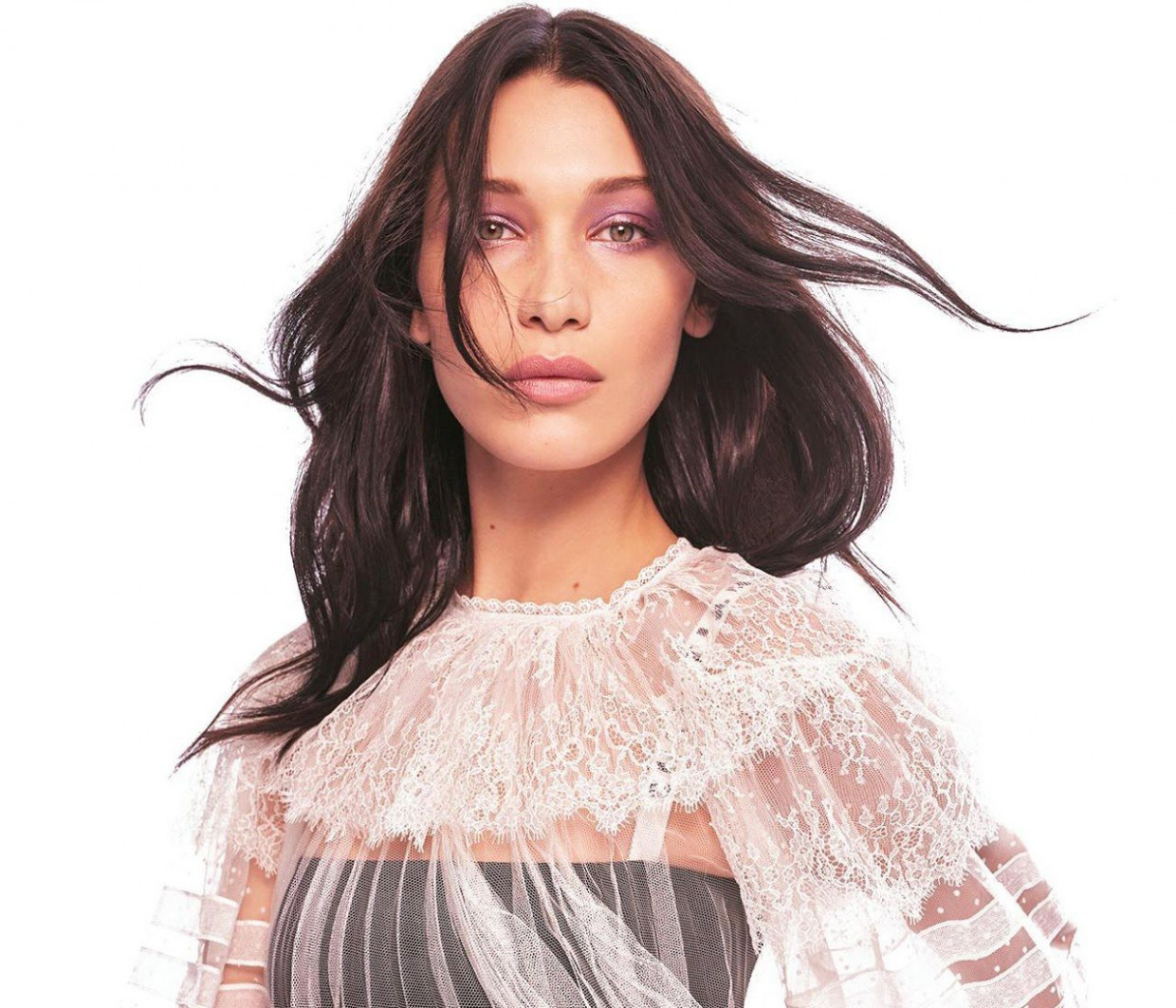 Είναι η Bella Hadid και πάλι ερωτευμένη; Το σχόλιο που μαρτυρά πως το supermodel έχει νέο θαυμαστή
