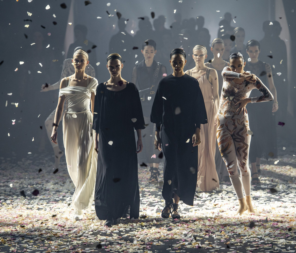 Dior S/S 2019: Η πιο «χορευτική» συλλογή μόλις μας έδωσε τον ρυθμό του επόμενου καλοκαιριού