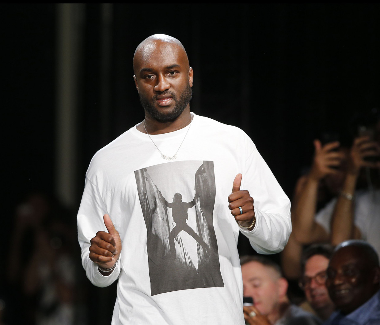 Virgil Abloh: O σχεδιαστής που κορόιδεψε τον ελιτισμό της υψηλής ραπτικής