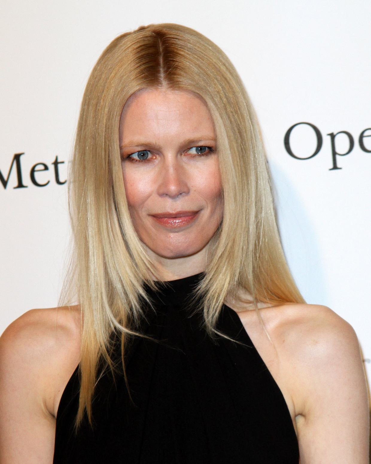 H Claudia Schiffer έγινε το "τρίτο πρόσωπο";