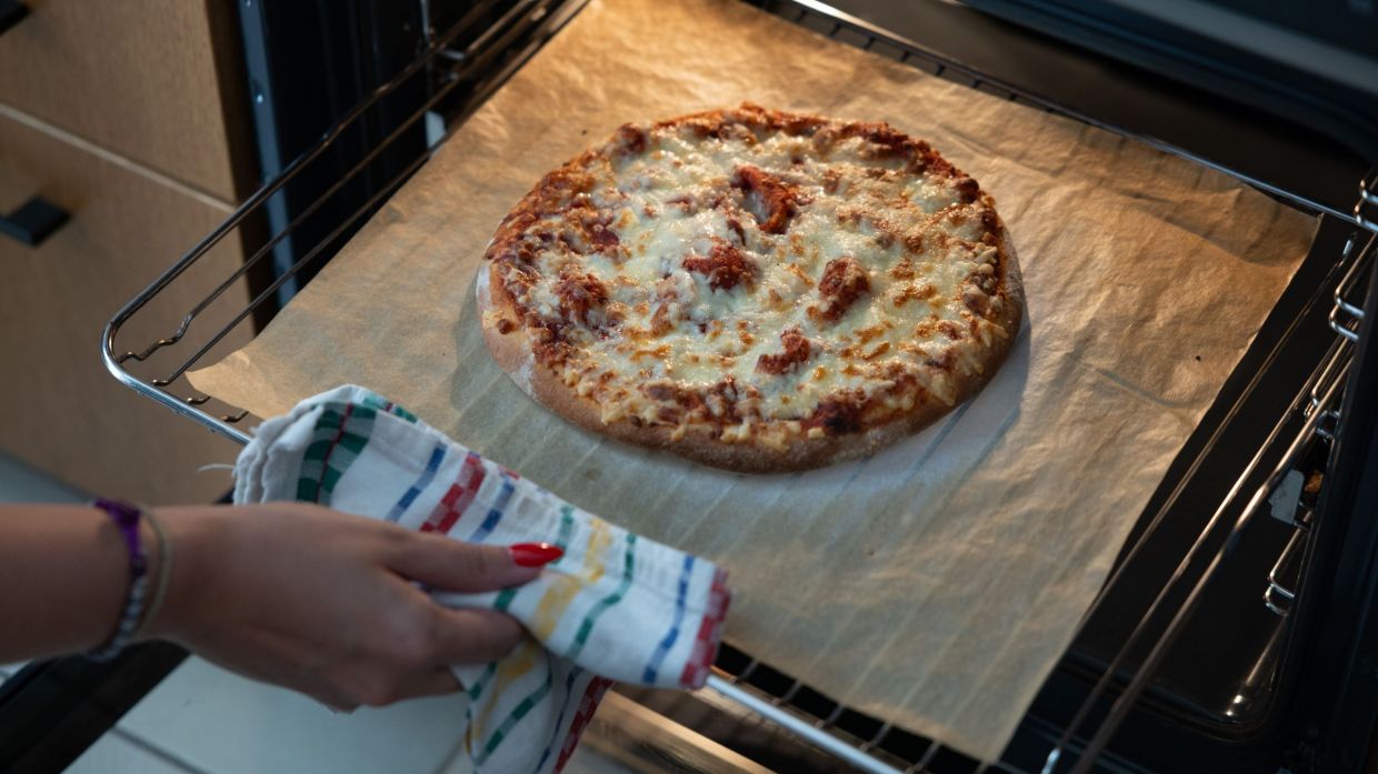 Επτά λεπτά, τέσσερις γεύσεις, μηδέν αναμονή: Οι αριθμοί του καλοκαιριού από την Pizza Χρυσή Ζύμη