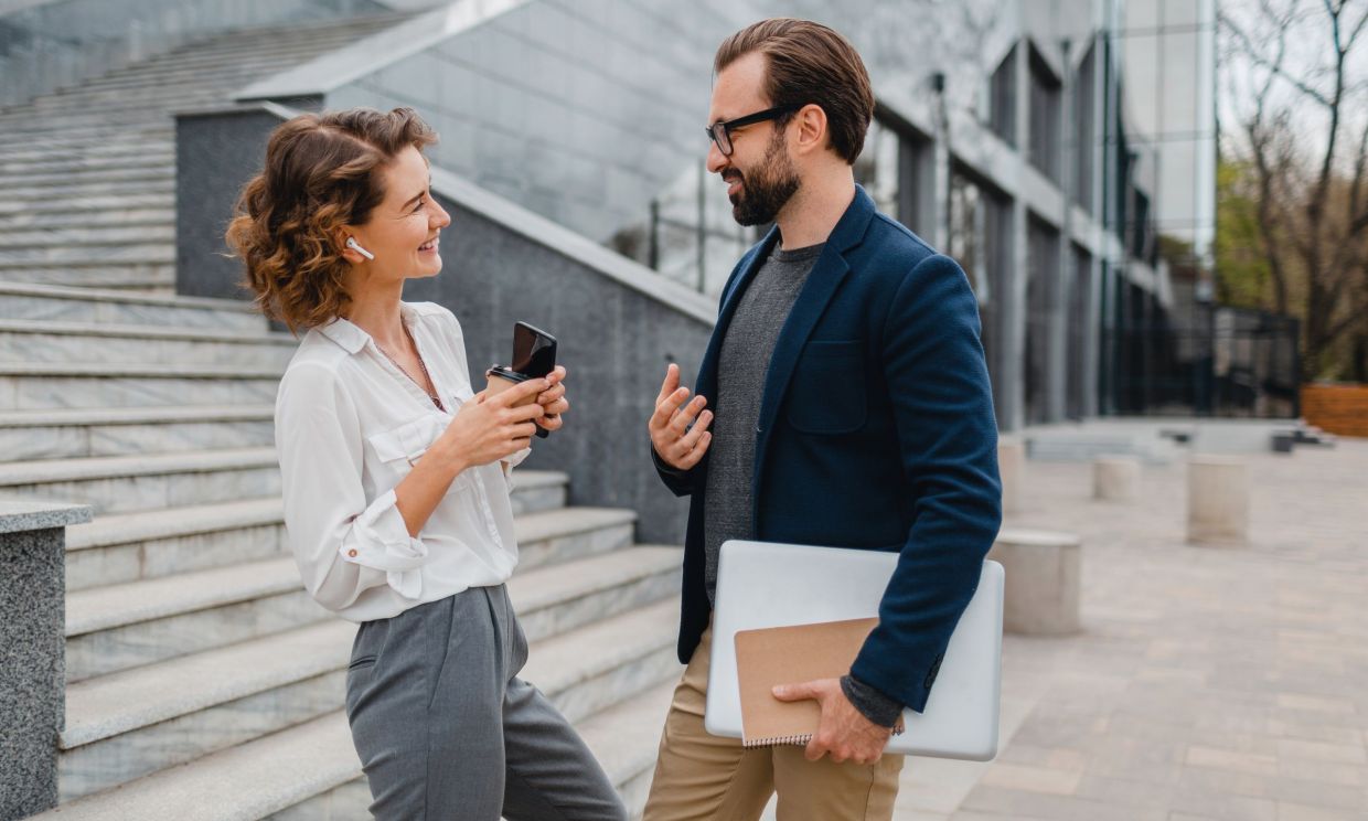 Small talk: Ο οδηγός που χρειαζόσουν για να βγαίνεις ασπροπρόσωπη σε κάθε κοινωνική περίσταση