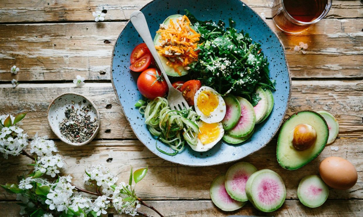 Δίαιτα τύπου fasting: πώς φαίνεται να αλλάζει δυναμικά τον εγκέφαλό σου