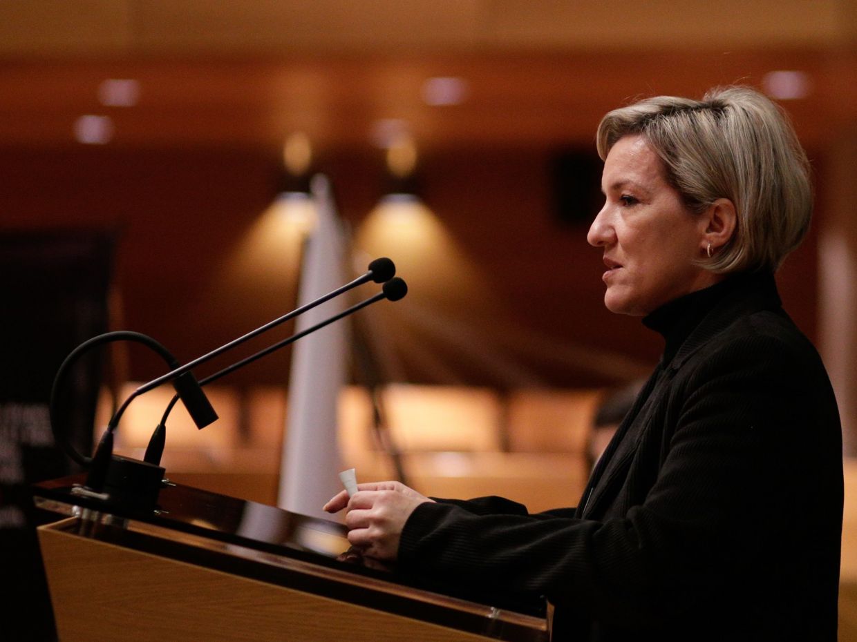 Αλεξάνδρα Μάκου: «Υπάρχουν γυναίκες έξω από την πόρτα ενός γυναικολόγου... και υπάρχουν και τέρατα»