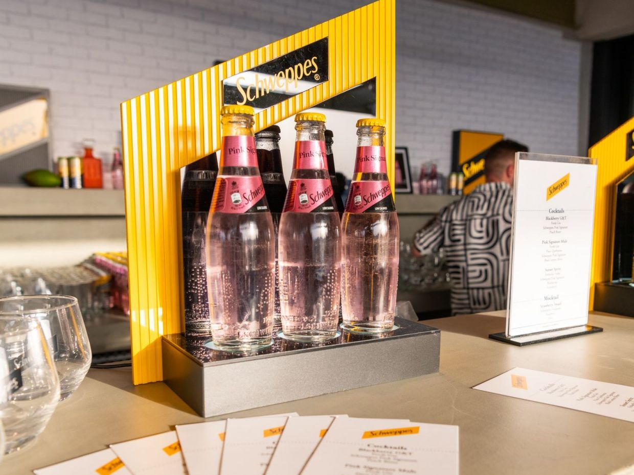 Το Schweppes Sunset Party στο Moxy Penthouse τα είχε όλα!