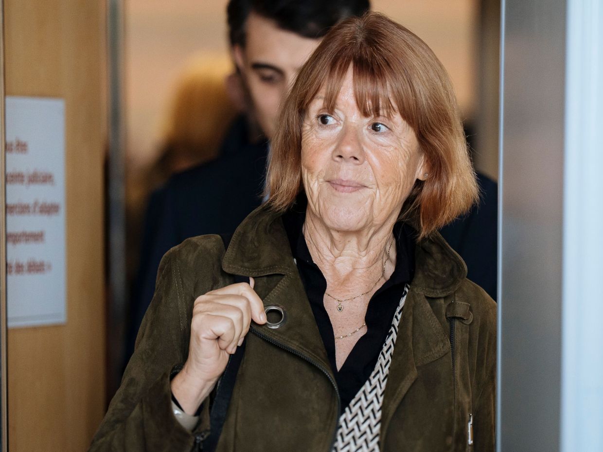 Σύμβολο φεμινισμού, δύναμης και θάρρους: Η Gisèle Pelicot λαμβάνει το ανώτατο βραβείο της Γαλλίας