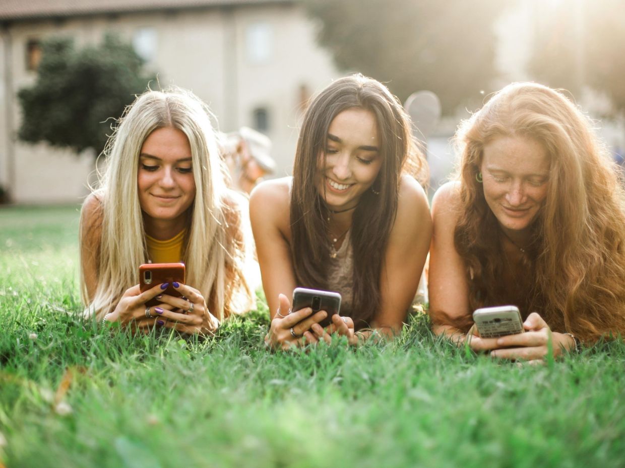 Είναι αλήθεια πως τα social media μάς κάνουν πιο ναρκισσιστές;