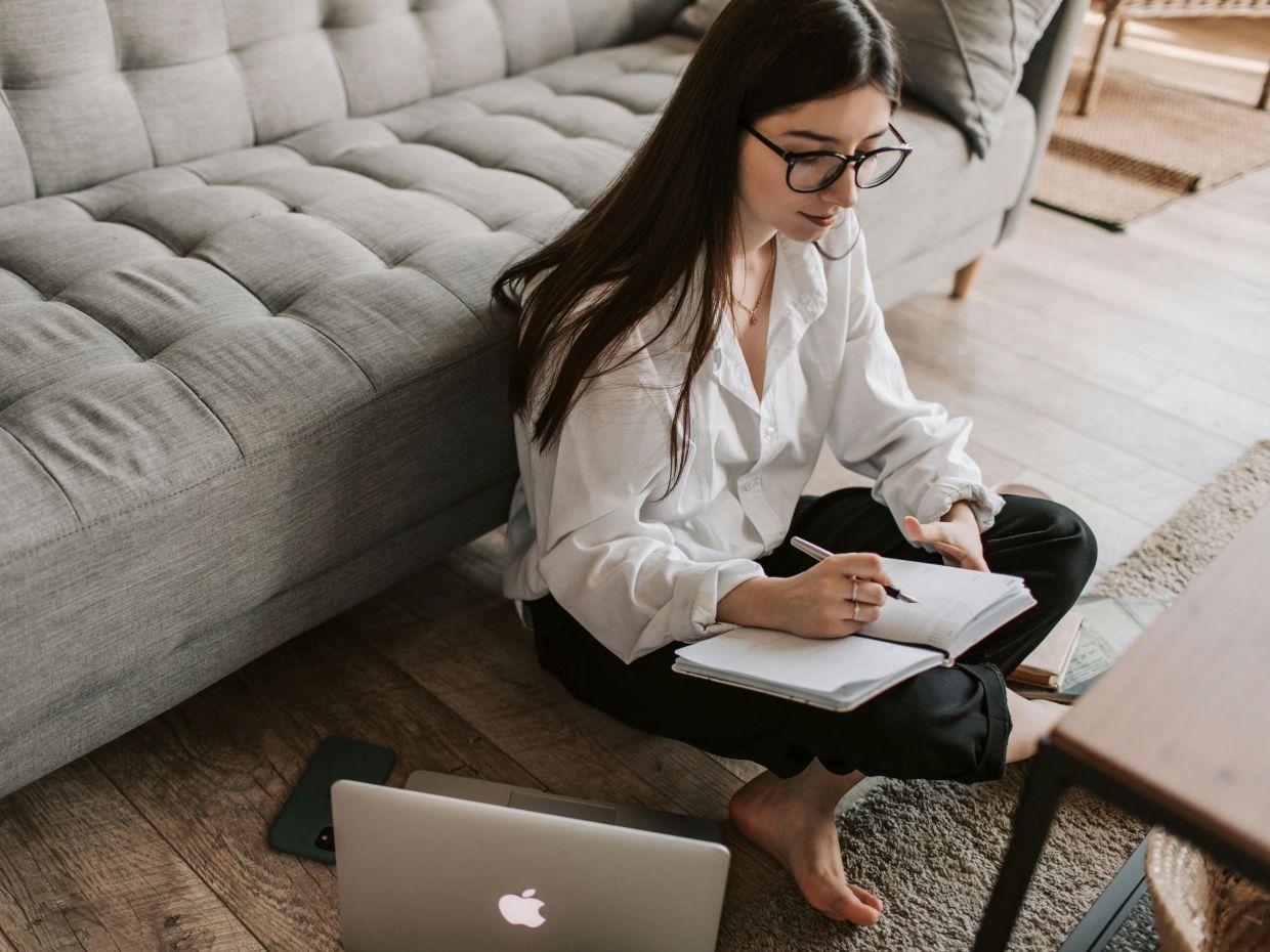 Ο σπάνιος συνδυασμός υψηλής ευφυΐας και βαθιάς διαίσθησης έχει 8 χαρακτηριστικές συμπεριφορές
