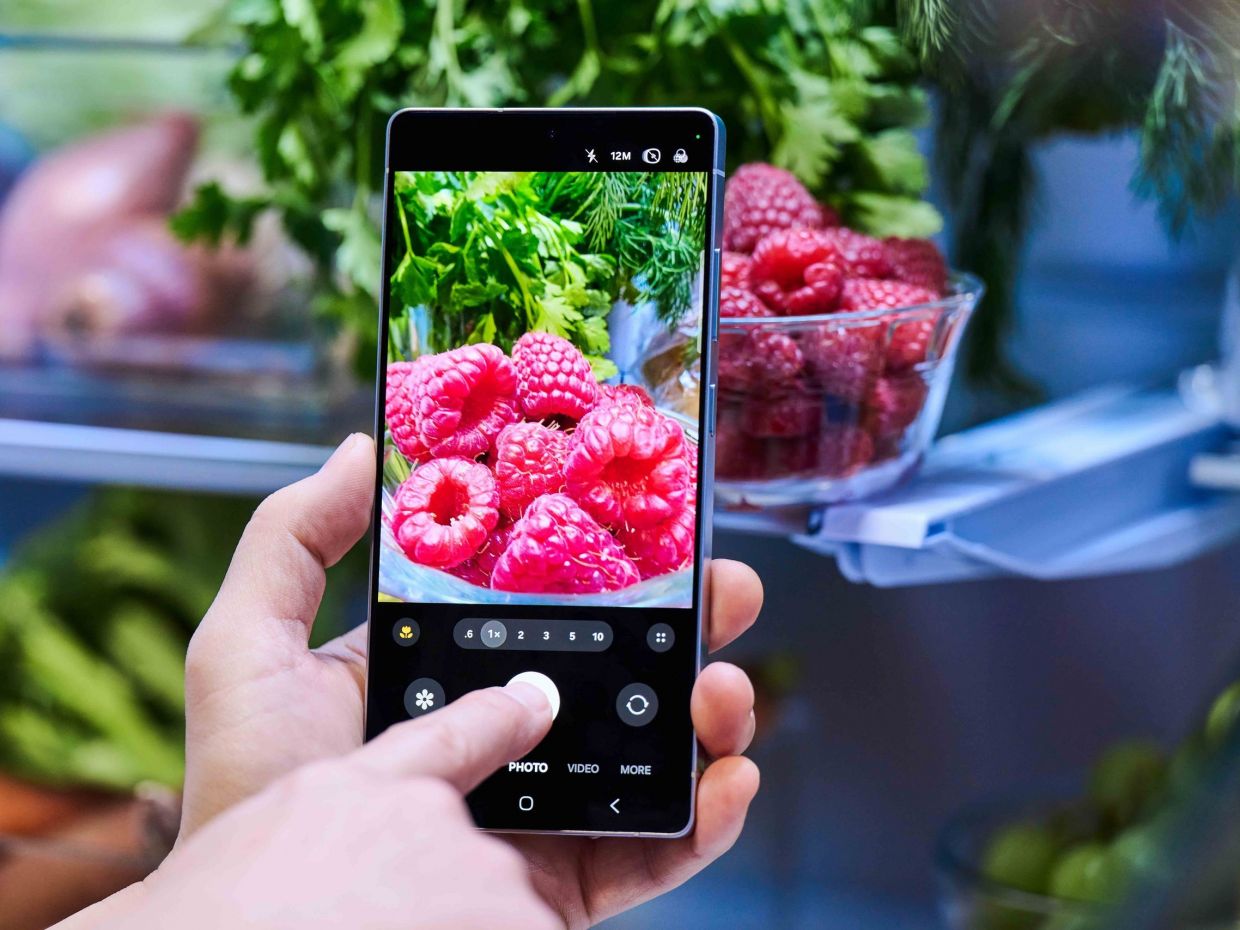 Η σειρά Samsung Galaxy S25 θέτει στο επίκεντρο την τεχνητή νοημοσύνη με έναν πραγματικό AI βοηθό