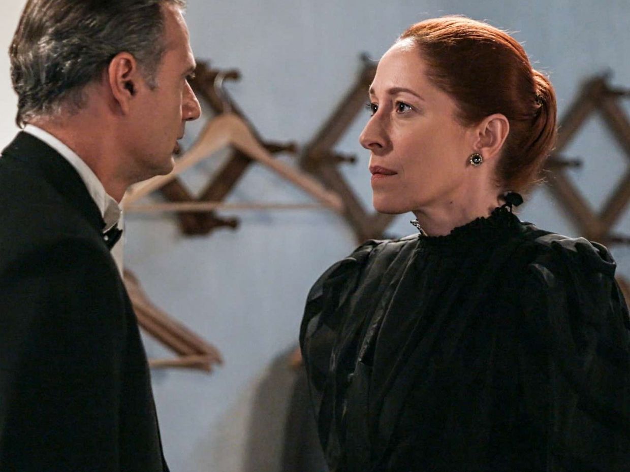 Η κλεμμένη περιουσία και το ερωτικό τρίγωνο του Grand Hotel: Όσα αποκαλύπτει το μυστικό δωμάτιο