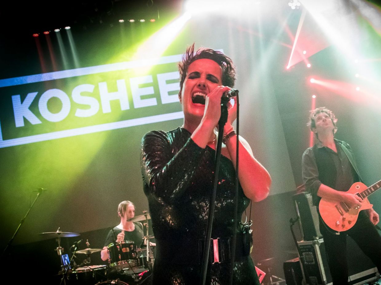 «Κάθε πράγμα που αξίζει χρειάζεται χρόνο», λέει η Sian Evans με αφορμή τα 25α γενέθλια των Kosheen