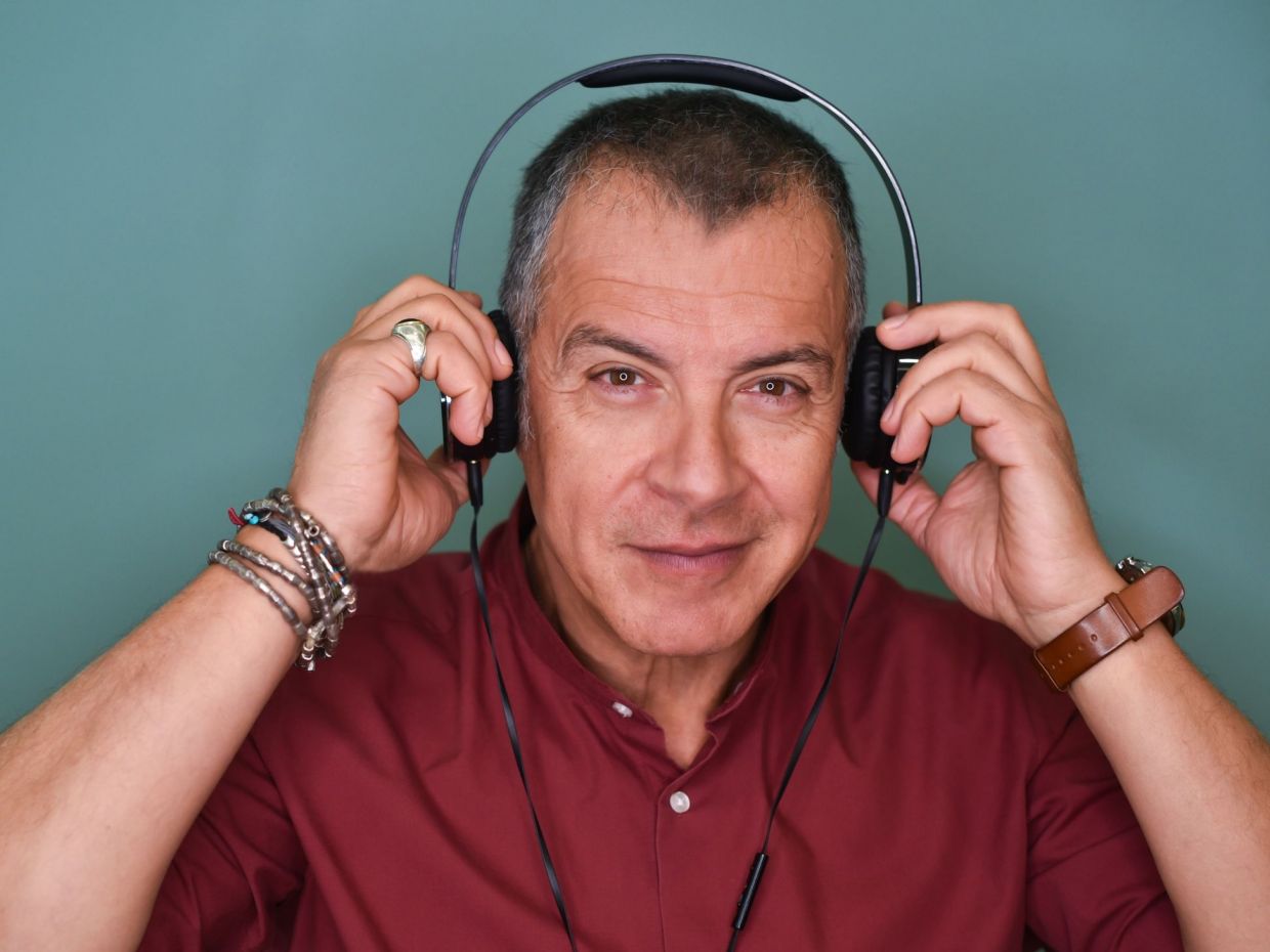 Σταύρος Θεοδωράκης: «Το ραδιόφωνο είναι εφήμερο προϊόν. Το podcast είναι οι κασέτες του "σήμερα"»