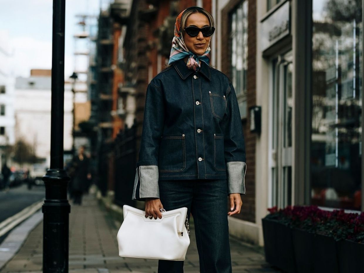 Το denim jacket θα κυριαρχήσει και την άνοιξη του 2025 αλλά όχι με τον τρόπο που το έχεις συνηθίσει