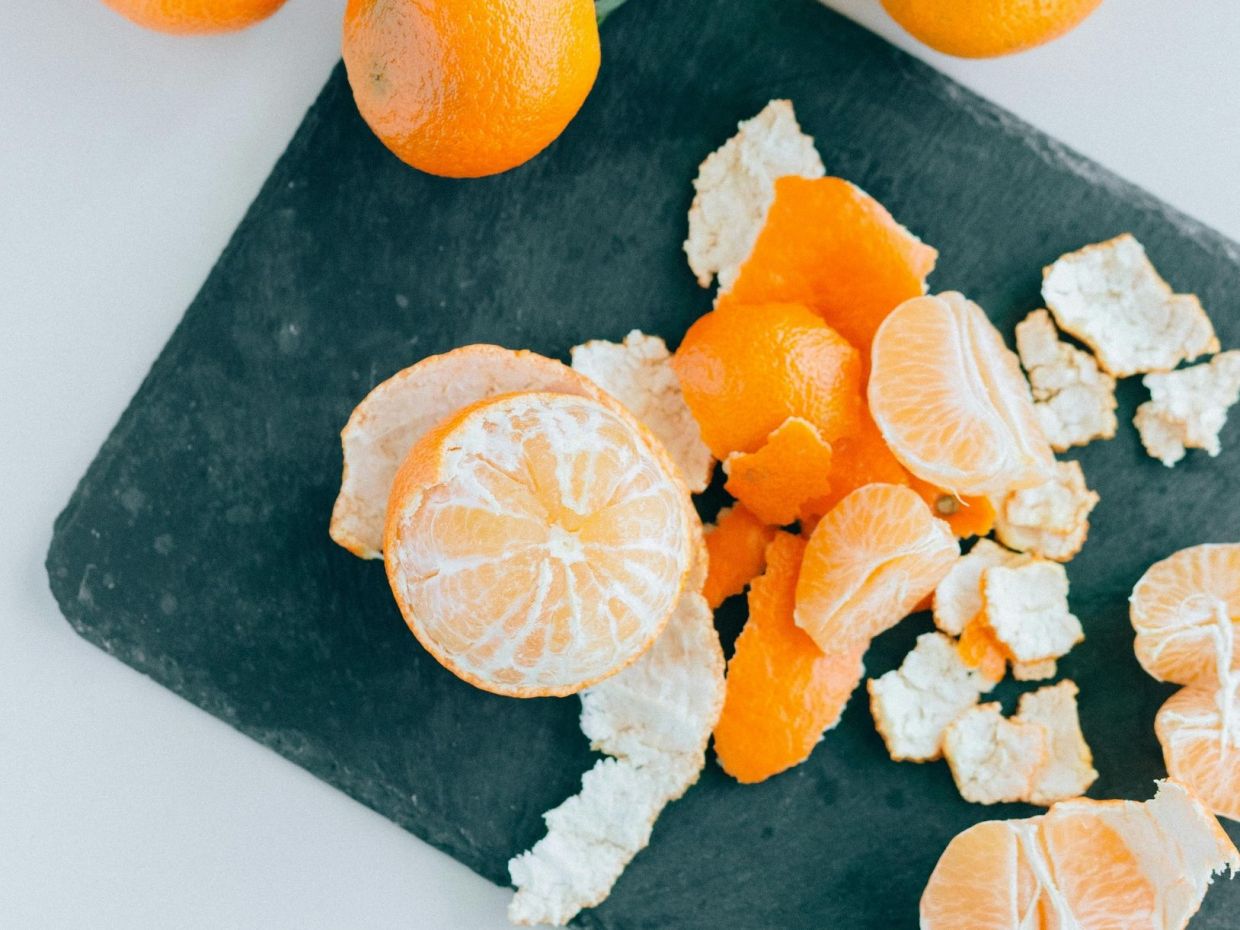 Ο θησαυρός της φλούδας πορτοκαλιού: 5 σπιτικά κόλπα για να αξιοποιήσεις το φυσικό συστατικό