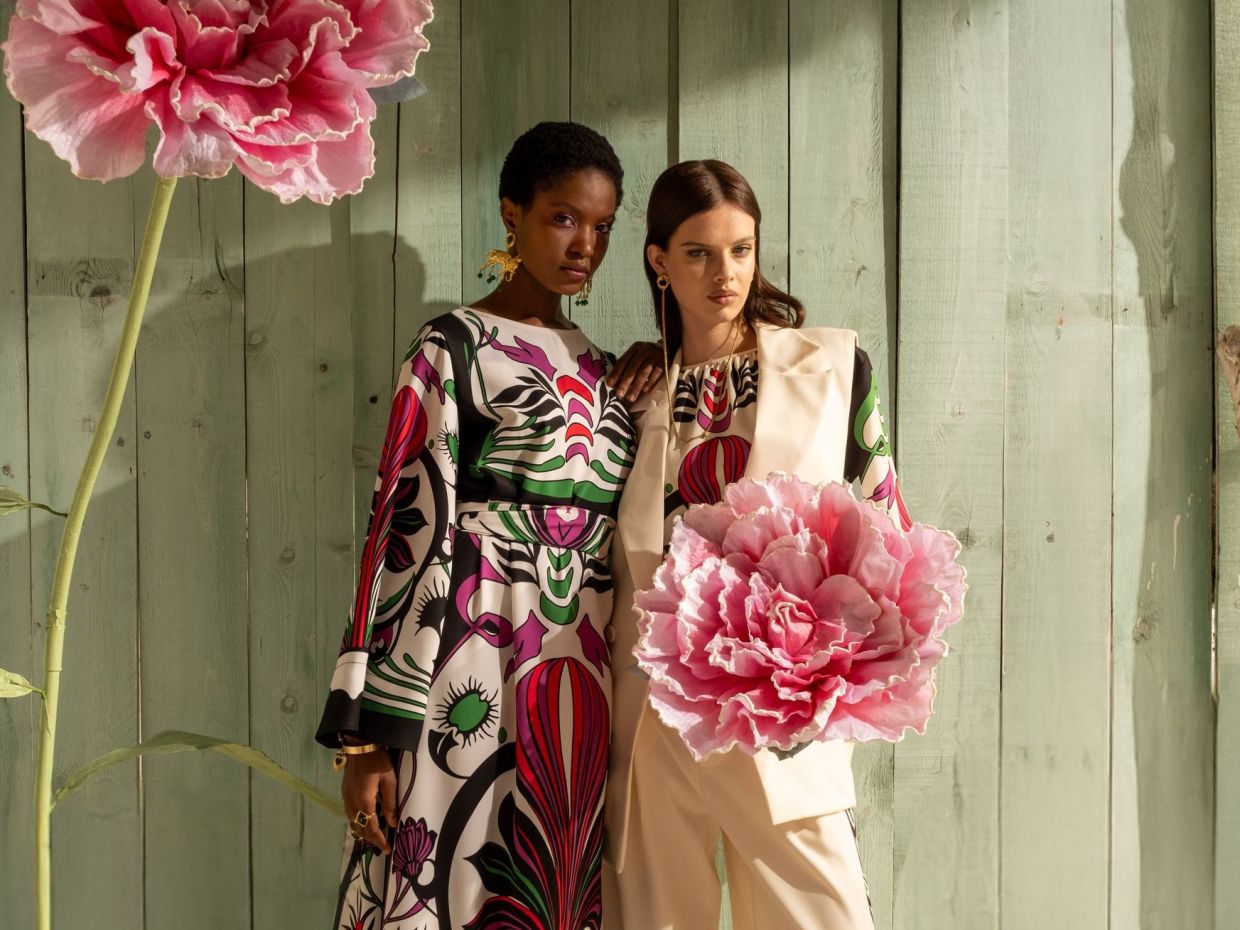 Μία συλλογή που λέγεται «Τροπική Ουτοπία» σε προκαλεί να τη γνωρίσεις με αυτόν τον ανοιξιάτικο καιρό