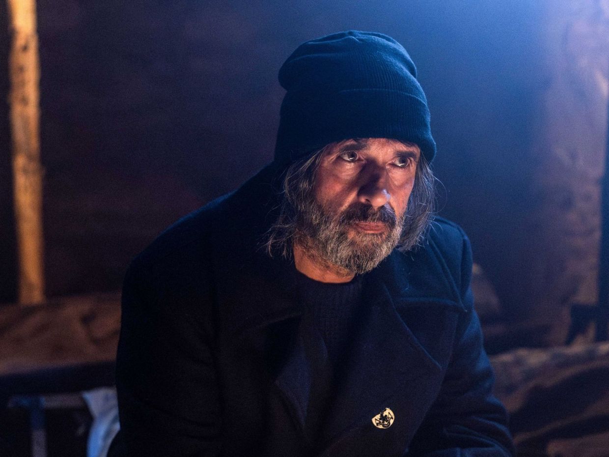 Το ένοχο μυστικό του Λεωνίδα Κακούρη στο Grand Hotel και η κακοποίηση που τον βάζει στο περιθώριο