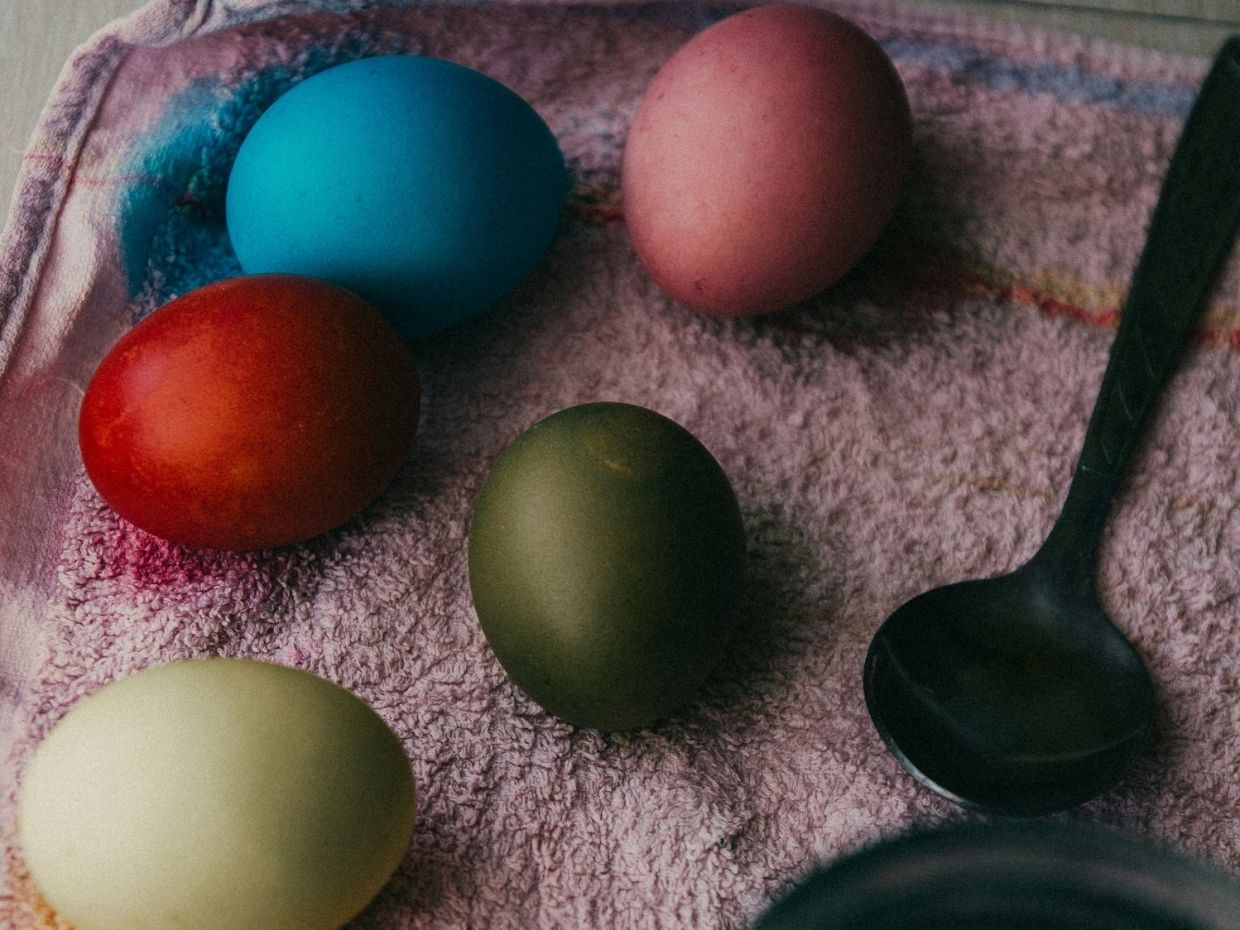 Πώς να φτιάξεις πασχαλινά αυγά με μαγειρική σόδα