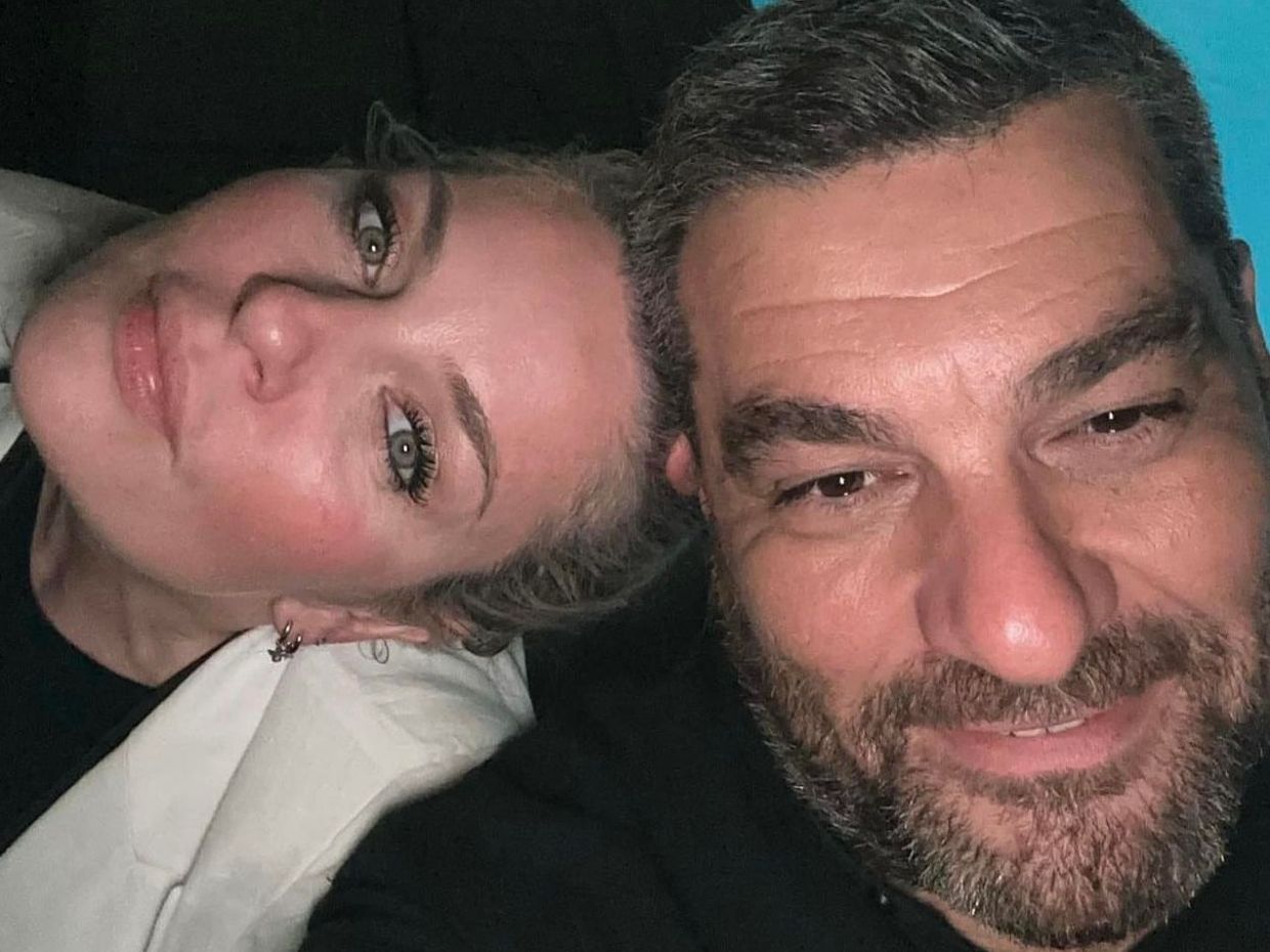 Φωτογραφίες από το άκρως instagram-ικό ρετρό σπίτι της Ελισάβετ Μουτάφη και του Μάνου Νιφλή