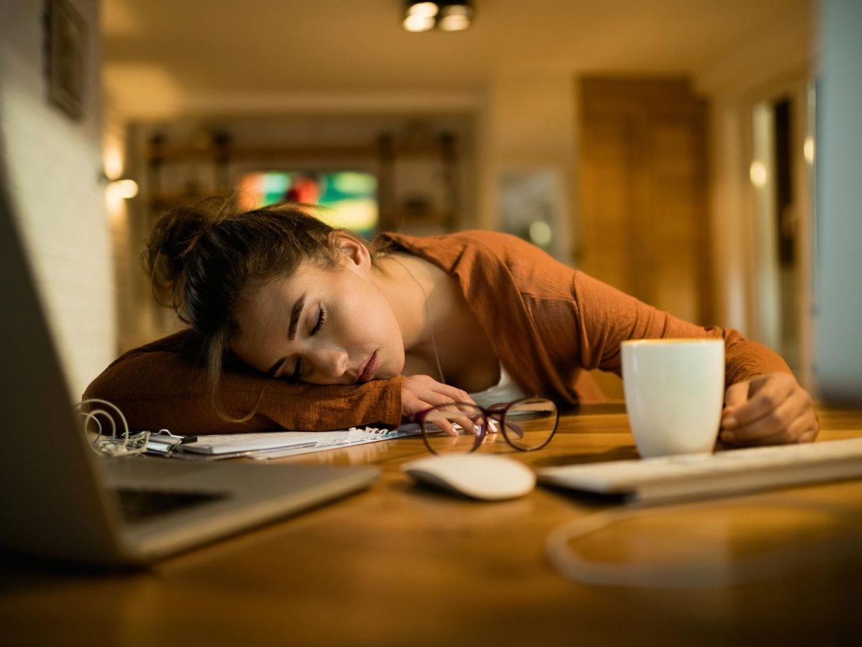 Στην Ιαπωνία, το να κοιμάσαι στη δουλειά ονομάζεται inemuri και είναι η απάντηση σε κάθε burnout