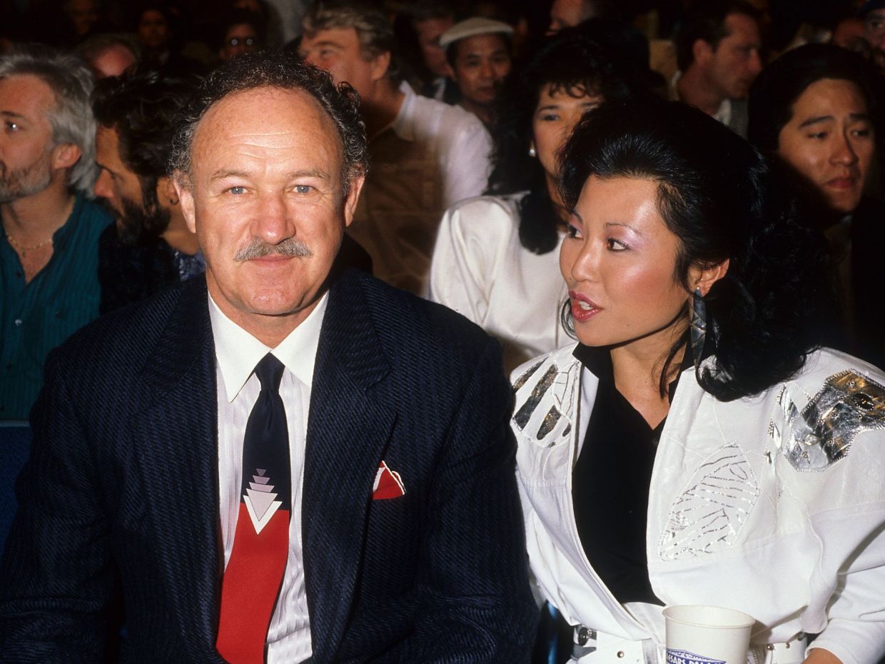 Το ακατάστατο σπίτι του Gene Hackman όπου τα τρωκτικά «αναπαράγονται» δείχνουν νέα βίντεο των Αρχών