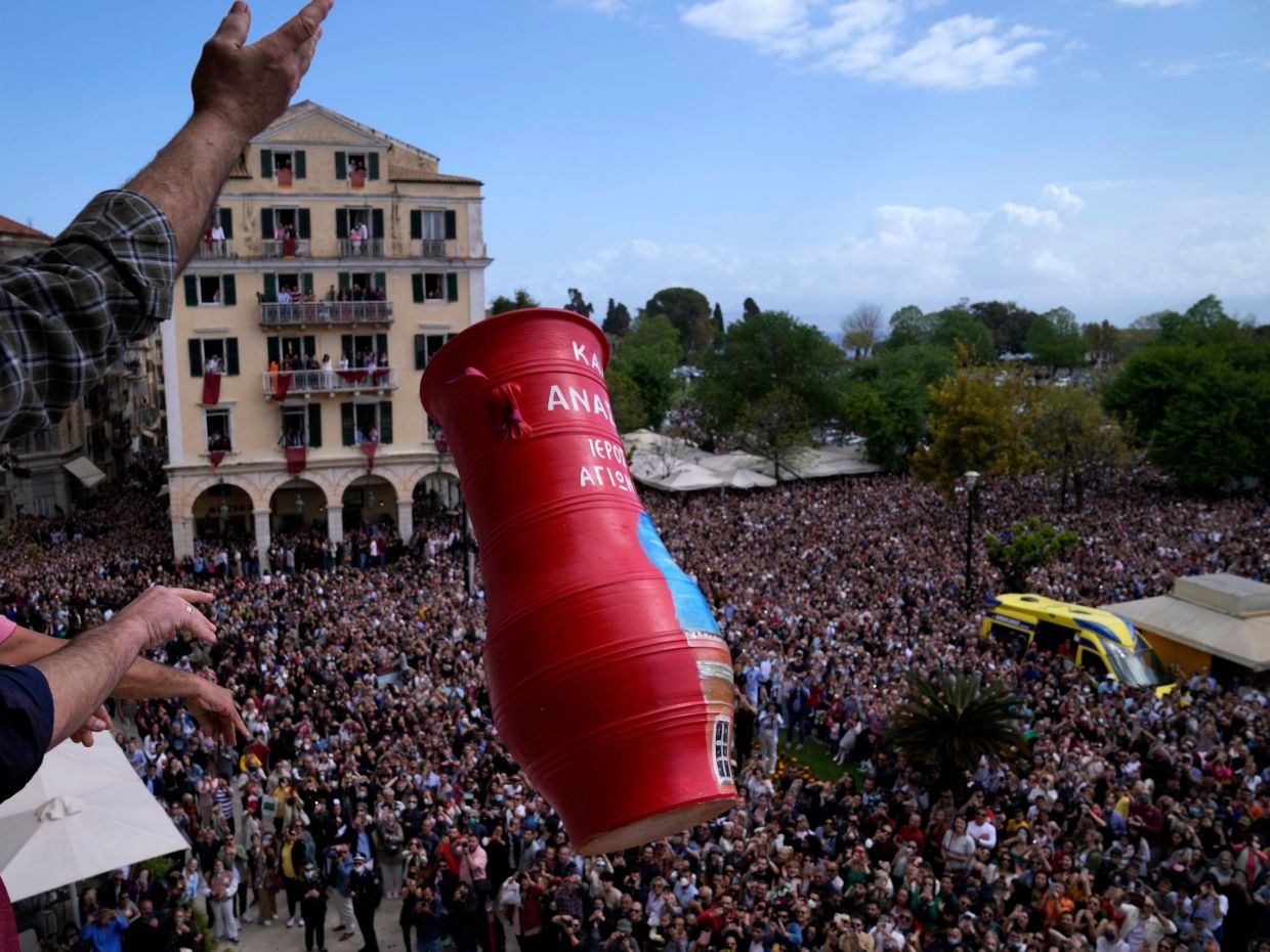 6 παραδόσεις του Πάσχα απ' όλο τον κόσμο που αξίζει να ζήσεις έστω και μία φορά