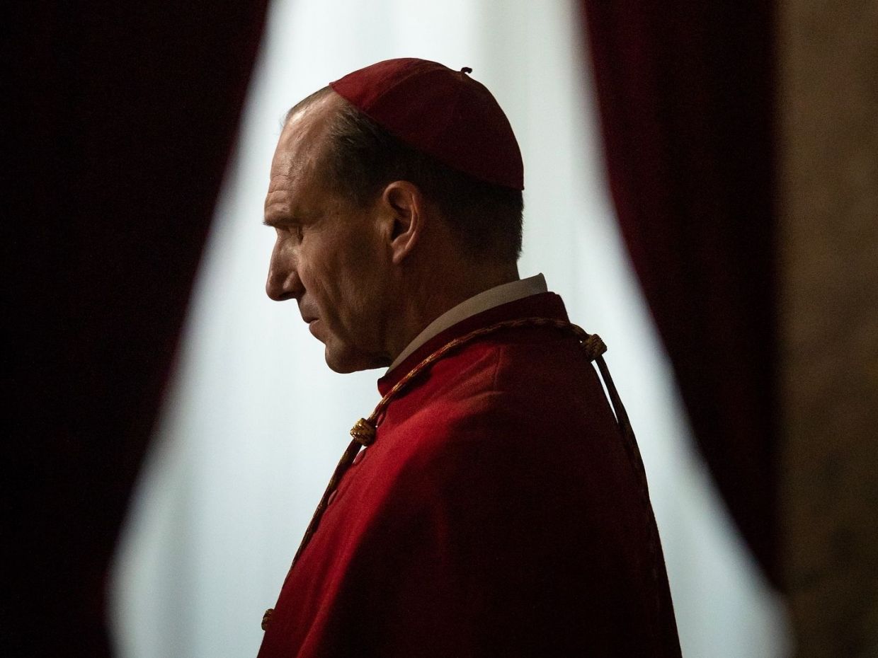 Πότε ξεκινάει το Κονκλάβιο για να βγει λευκός καπνός; Ταινίες που δείχνουν τι συμβαίνει στο Βατικανό