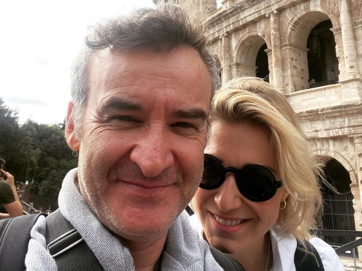 Ο Νίκος Ορφανός αναρρώνει μετά το χειρουργείο: «Είχα έναν όγκο στο κεφάλι. Είχα κρανιοφαρυγγίωμα»