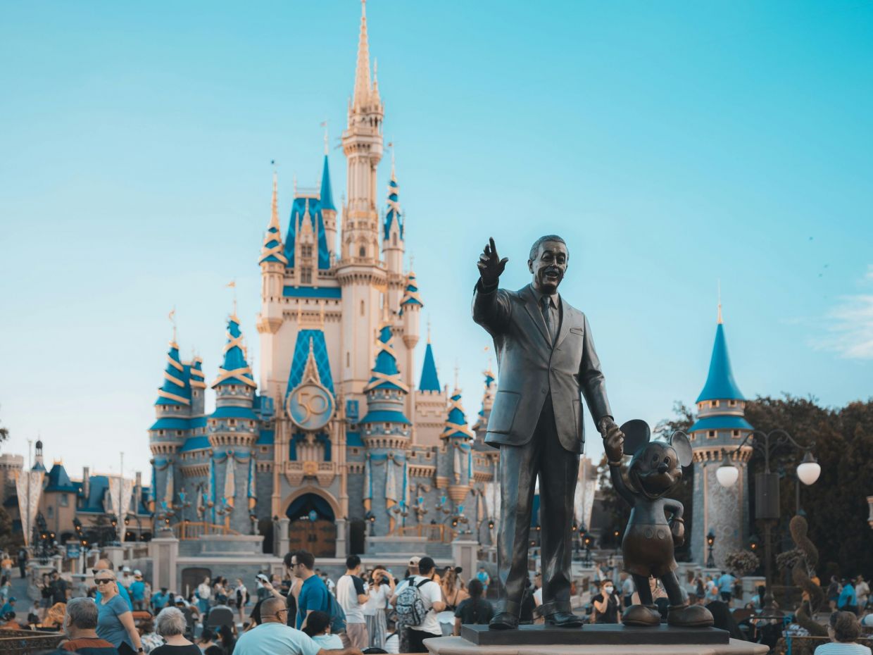 Το 7ο θεματικό πάρκο της Disney είναι στο Άμπου Ντάμπι κι έχει προκαλέσει «βροχή» από σχόλια