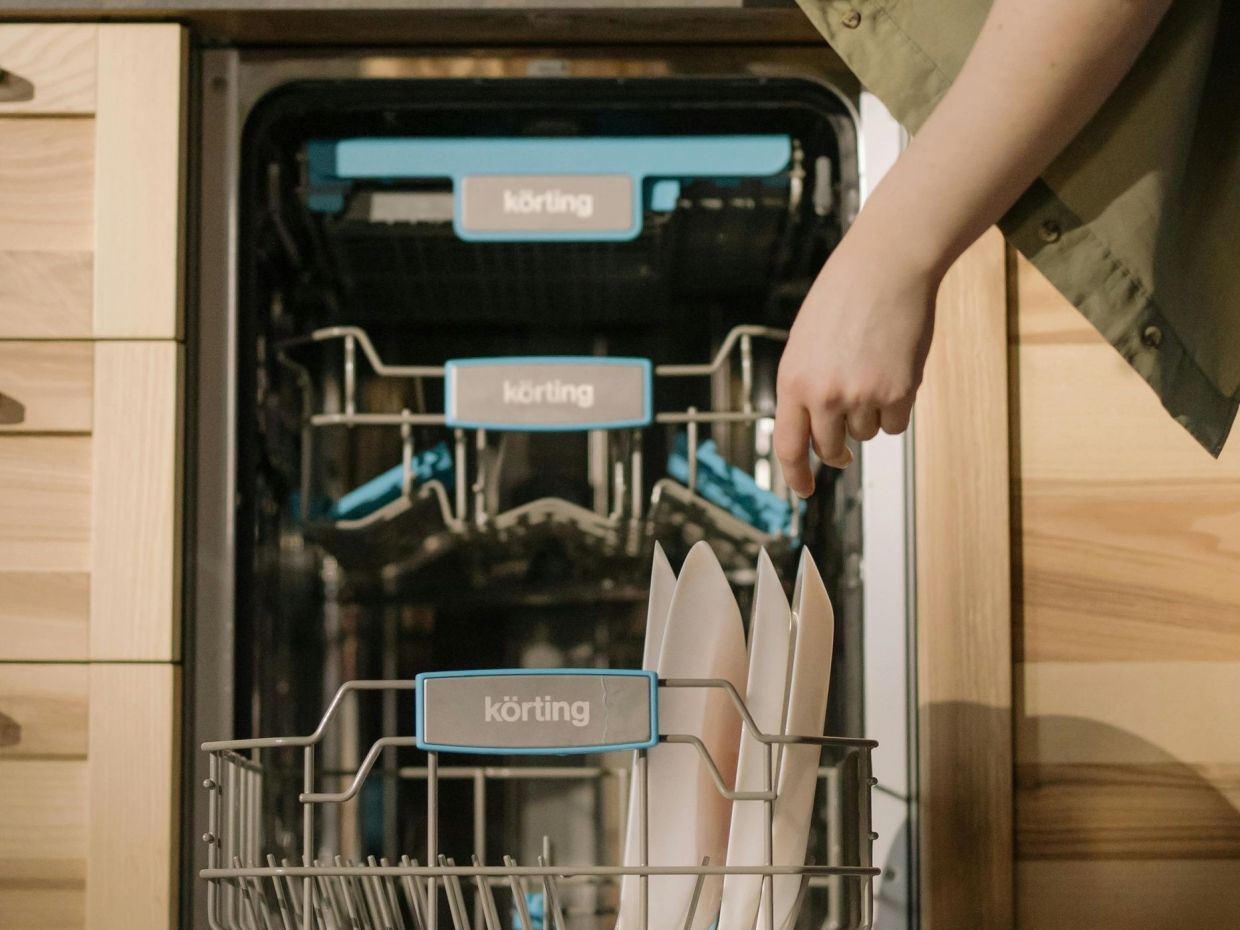 Οι συναισθηματικά ευφυείς άνθρωποι χρησιμοποιούν τον κανόνα του πλυντηρίου πιάτων