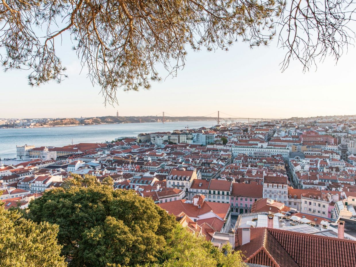 Αυτές είναι οι πιο ηλιόλουστες πρωτεύουσες της Ευρώπης για το απόλυτο break που χρειάζεσαι