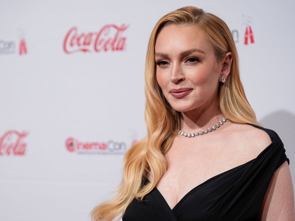 Η Lindsay Lohan κοιτά πέρα από το Netflix και θέτει ως προτεραιότητα την οικογένειά της