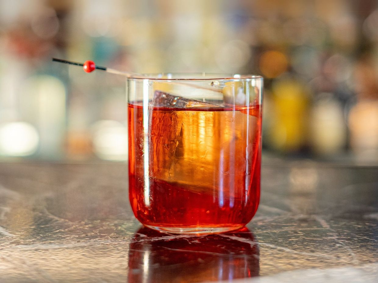 Μία νέα εμπειρία fine drinking έρχεται στην πόλη με διάσημη υπογραφή και φόντο την Ακρόπολη