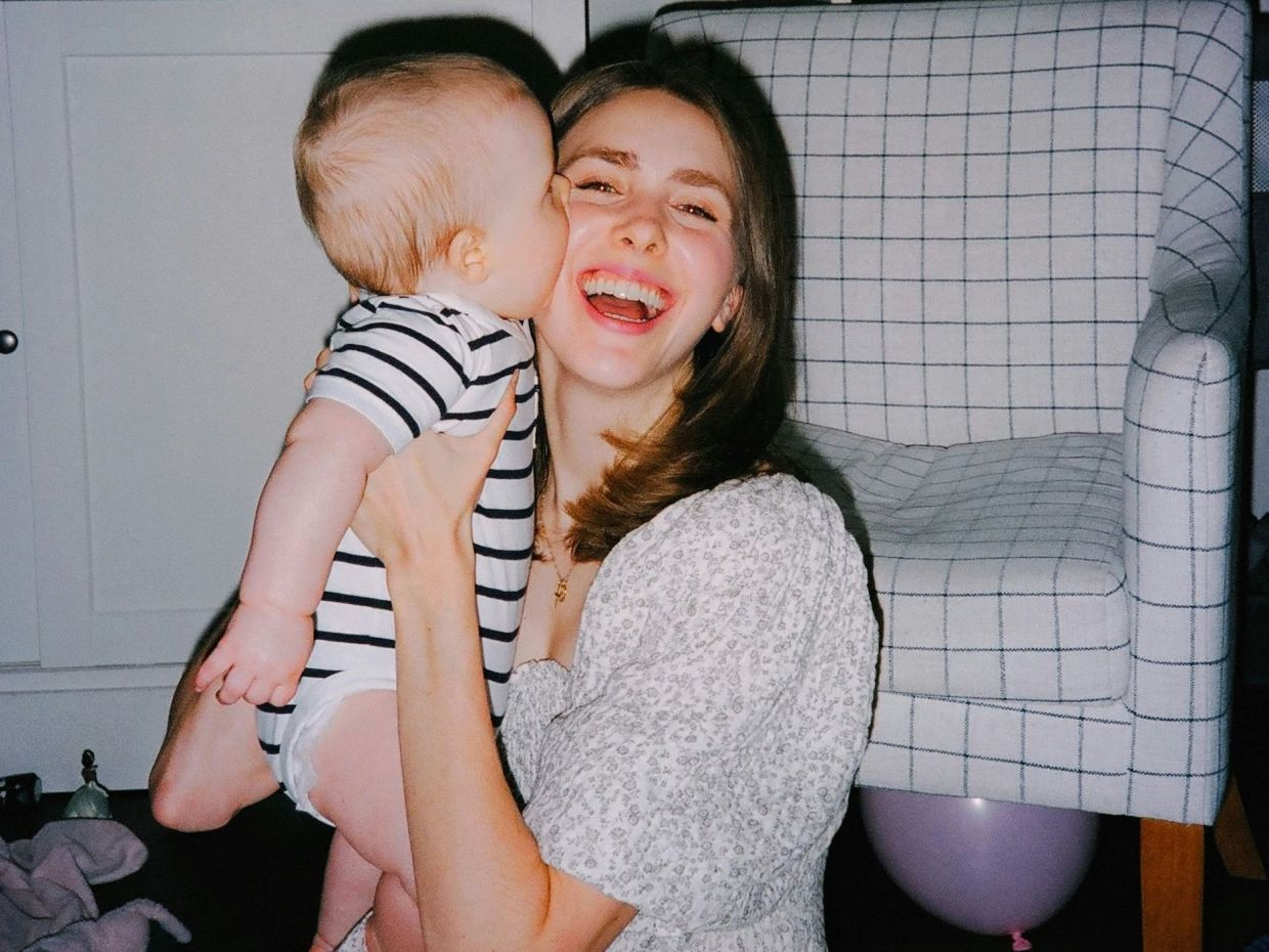 Η ψυχική υγεία της αδελφής σoυ μετά τον τοκετό μπορεί να επηρεάσει τη δική σoυ