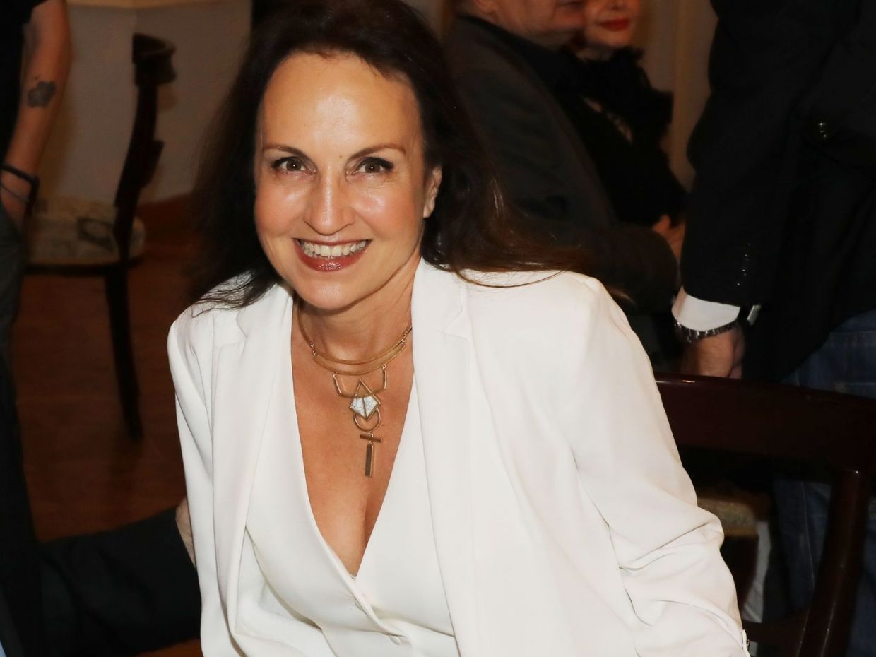 Η σπάνια δημόσια εμφάνιση της Ευαγγελίας Δομάζου 4 μήνες από τον θάνατο του αείμνηστου ποδοσφαιριστή