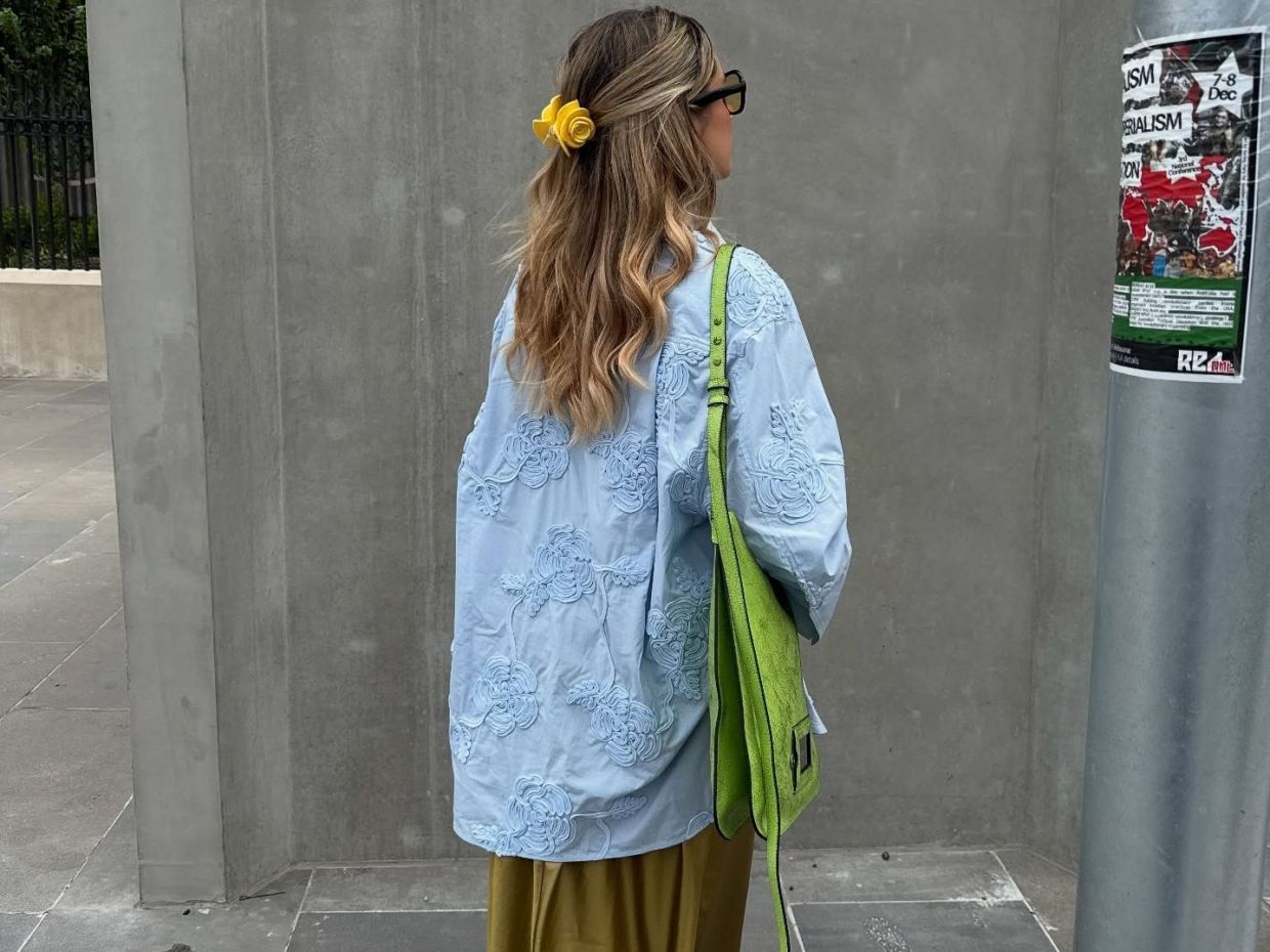 Όχι μόνο χρωματιστά sneakers! 7 items που θα δώσουν χρώμα στην καθημερινότητα και στο στυλ σου