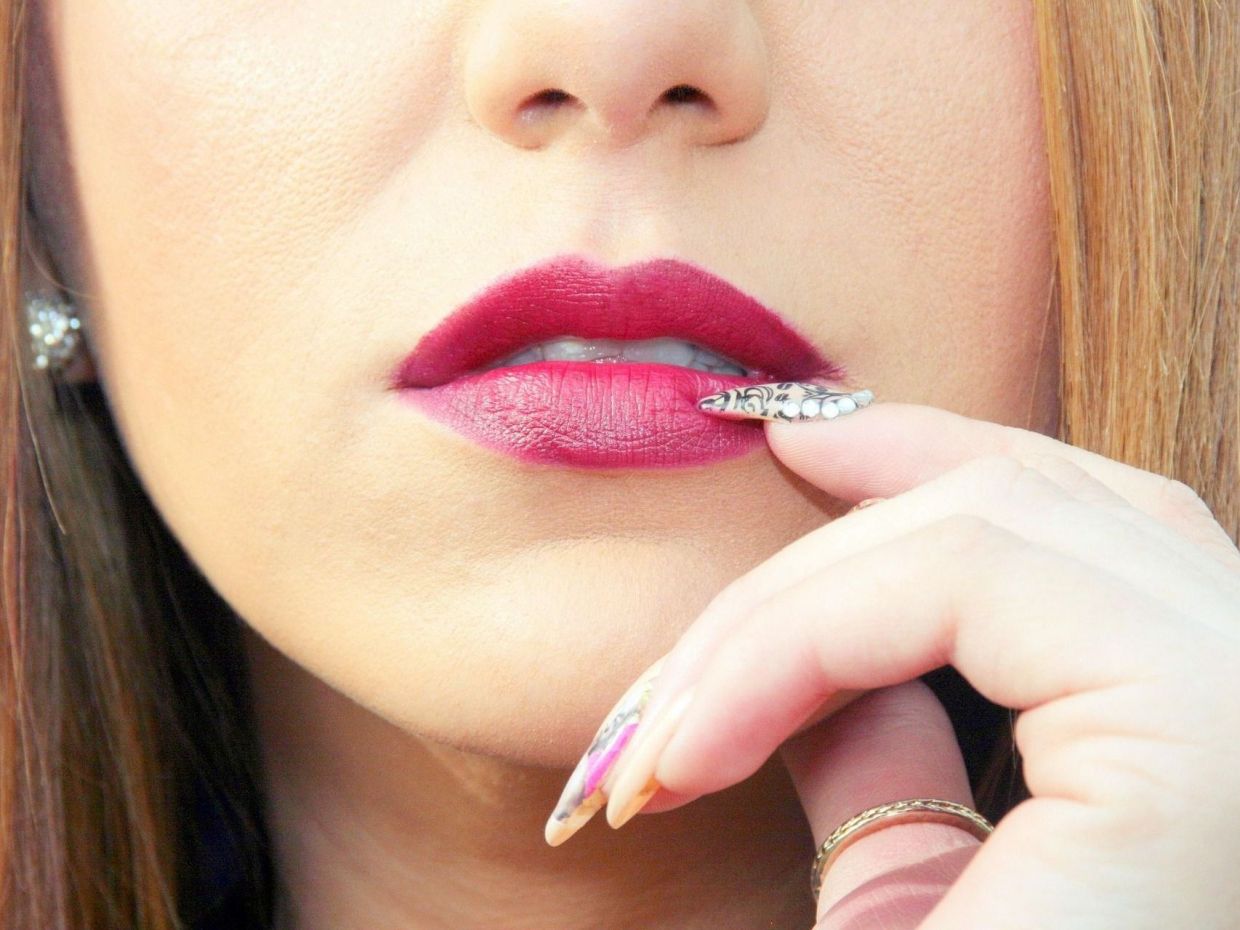 Τα 10 καλύτερα lip glosses για το 2025