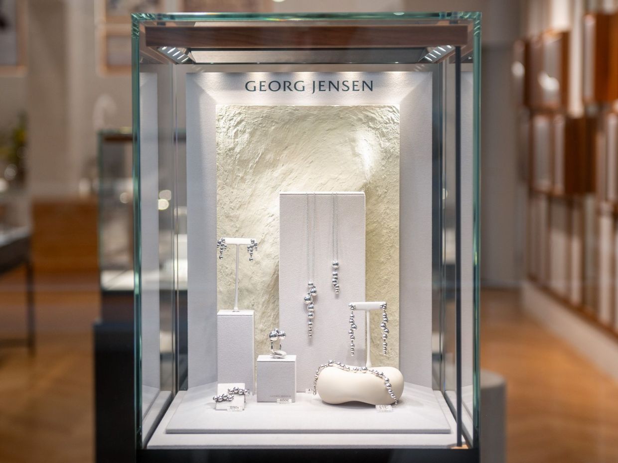 Καλοκαιρινή αύρα και σκανδιναβική αισθητική στον οίκο Georg Jensen στη Γλυφάδα