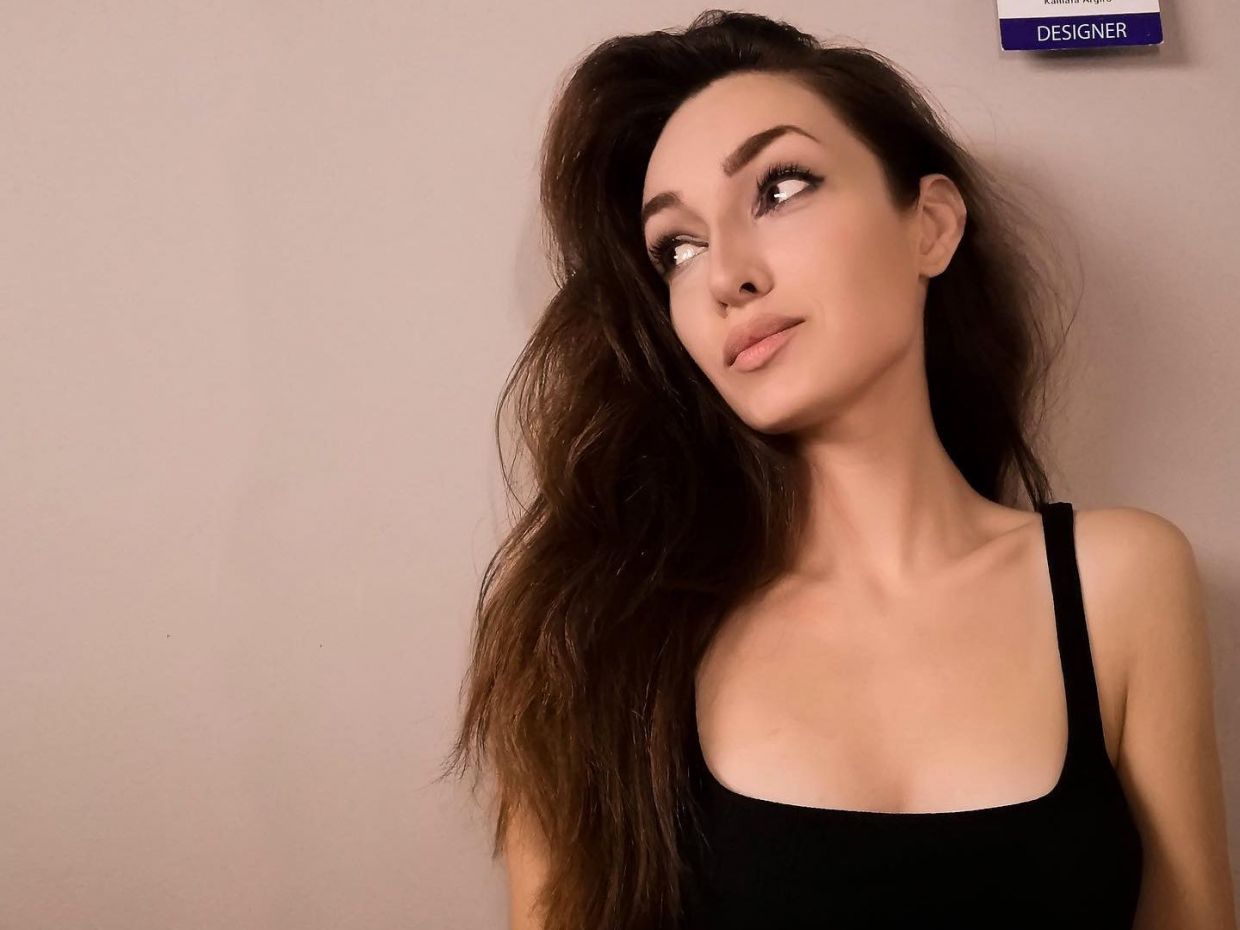 Η Αργυρώ Καλλιάφα είναι η καλλονή εγγονή της Τασσώς Καββαδία που ασχολείται με τη μόδα