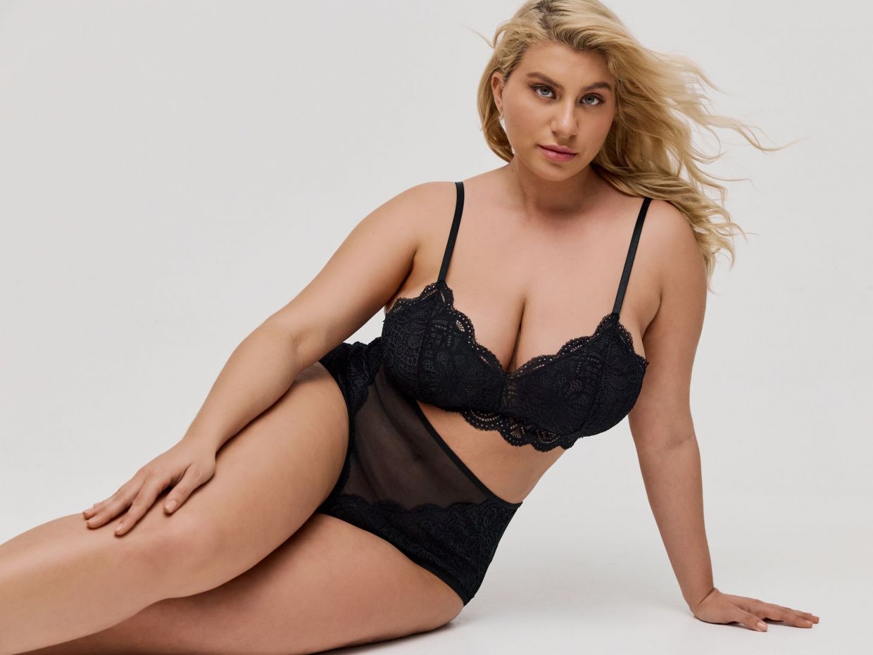Για την Αλεξία Κούβελα, ο όρος plus size είναι τιμητικός και κάθε άλλο σχόλιο για το σώμα περιττό